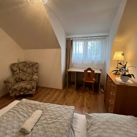 Linden House 度假居 Sklené